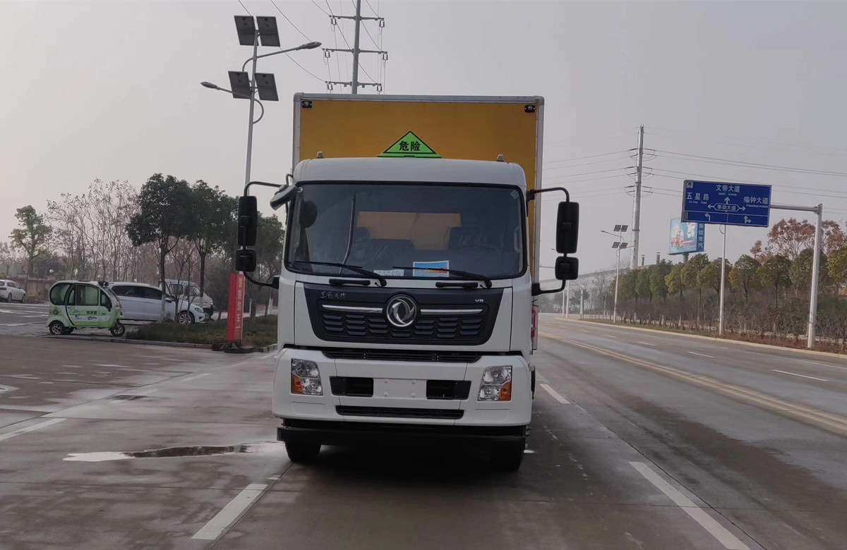 東風(fēng)天錦國六10噸爆破器材運(yùn)輸車